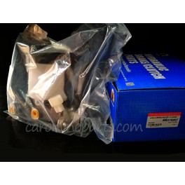 แม่ปั๊มเบรค CYCLONE ขนาด 7/8" No.MB316897 กล่องฟ้า EAGLEYE แม่ปั๊มเบรค CYCLONE ขนาด 7/8" No.MB316897 กล่องฟ้า EAGLEYE