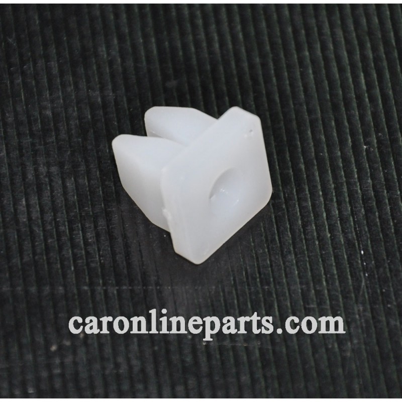 กิ๊บตั้งไฟหรี่ กิ๊บเกลียวปล่อยพลาสติก เหลี่ยม D/S ตัวใหญ่ No.DS80/1 (บรรจุแพ็คละ 10ตัว)